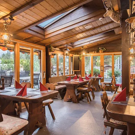 Taescherhof Hotel 4*