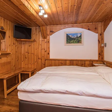 Taescherhof Hotel 4*