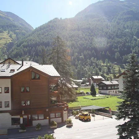 Taescherhof Hotel 4*