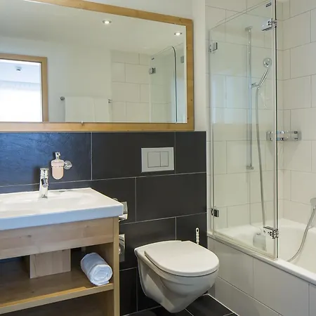 فندق Taescherhof 4*